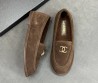 Женские замшевые лоферы Chanel коричневые с мехом 2025