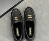 Женские кожаные лоферы Chanel черные с мехом 2025