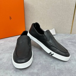 Мужские кожаные слипоны Hermes Lucky черные с белой подошвой 2025