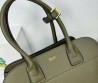 Женская кожаная сумка Prada 33х25х16 темно-зеленая 2025