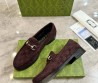 Мужские замшевые лоферы Gucci коричневые с логотипами 2025