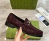 Мужские замшевые лоферы Gucci коричневые с логотипами 2025