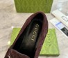 Мужские замшевые лоферы Gucci коричневые с логотипами 2025