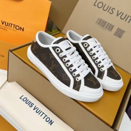 Женские кожаные кеды Louis Vuitton коричневые с логотипами 2025
