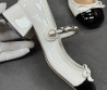 Женские лакированные туфли Miu Miu белые с черным носом каблук 3,5 см 2025