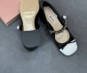 Женские лакированные туфли Miu Miu черные с белым носом каблук 3,5 см 2025