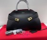 Женская кожаная сумка Salvatore Ferragamo черная 38х24 2025