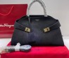 Женская замшевая сумка Salvatore Ferragamo черная 38х24 2025