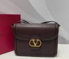 Женская кожаная сумка Valentino коричневая 24х18х7 2025
