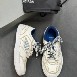 Женские кожаные кроссовки Balenciaga Hamptons Medium Worn-out белые с синим 2025