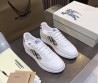 Мужские кожаные кроссовки Burberry белые с бежевыми текстильными вставками 2025