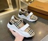 Мужские текстильные кроссовки Burberry бежевые с черным в клетку 2025