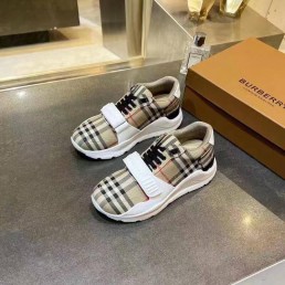 Мужские текстильные кроссовки Burberry бежевые с черным в клетку 2025