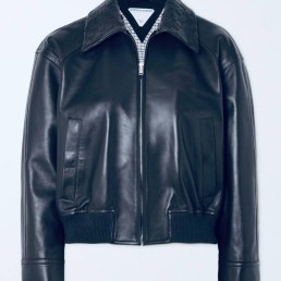 Женская кожаная куртка Bottega Veneta черная 2025