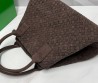 Женская замшевая сумка Bottega Veneta коричневая 40х26х17 2025