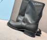 Женские кожаные укороченные сапоги Prada черные с пряжкой 2025