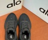 Женские комбинированные кроссовки Alo Yoga Runner черные 2025