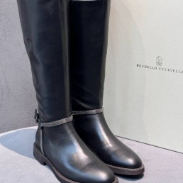 Женские кожаные сапоги Brunello Cucinelli черные с ремешком 2025