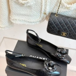 Женские кожаные балетки Chanel черные с цветком 2025