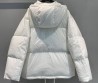 Женский пуховик Prada белый с капюшоном 2025