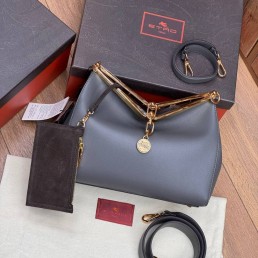 Женская кожаная сумка Etro 28х20х11 серая 2025