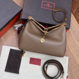 Женская кожаная сумка Etro 28х20х11 коричневая 2025