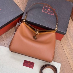 Женская кожаная сумка Etro 28х20х11 светло-коричневая 2025