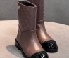 Женские кожаные сапоги Chanel коричневые с черным носком 2025