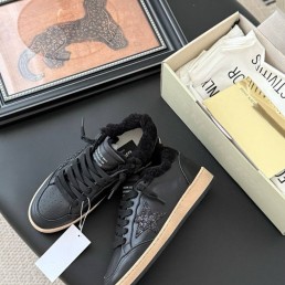 Женские кожаные кроссовки Golden Goose черные с мехом 2025