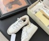 Женские кожаные кроссовки Golden Goose белые с мехом 2025