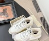 Женские кожаные кроссовки Golden Goose белые с мехом 2025