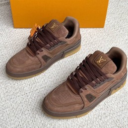 Мужские кроссовки Louis Vuitton Trainer коричневые замшевые 2025