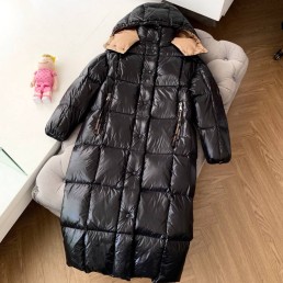 Женский пуховик Moncler Parnaiba черный 2025