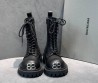 Женские кожаные ботинки Balenciaga черные с металлическим значком на носу 2025