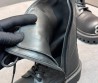 Женские кожаные ботинки Balenciaga черные с металлическим значком на носу 2025