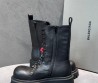 Женские кожаные ботинки Balenciaga черные с брелоками на шнурках 2025