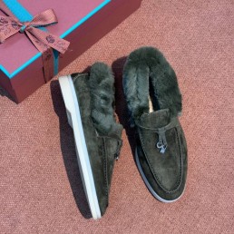 Женские замшевые лоферы Loro Piana на меху темно-зеленые 2025