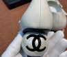 Женские кожаные туфли Chanel  белые с круглым каблуком 6 см 2025