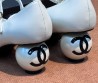 Женские кожаные туфли Chanel  белые с круглым каблуком 6 см 2025