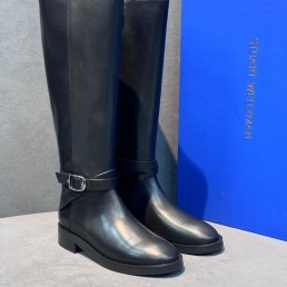 Женские кожаные сапоги Stuart Weitzman черные с ремешком 2025