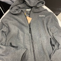 Женская толстовка на молнии Miu Miu серая с капюшоном 2025