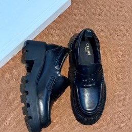 Женские кожаные лоферы Celine черные на платформе 5 см 2025