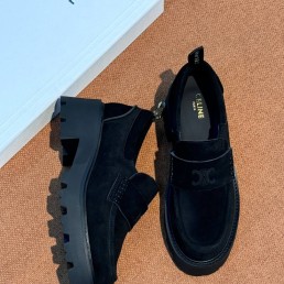 Женские замшевые лоферы Celine черные на платформе 5 см 2025