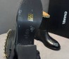 Женские кожаные сапоги Chanel черные с лакированным носом 2025