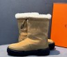 Женские замшевые сапоги Hermes бежевые с мехом на платформе 4 см 2025