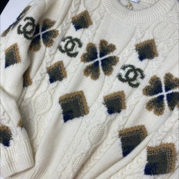 Женский шерстяной свитер Chanel молочный с рисунком 2025