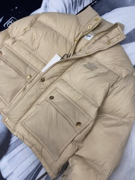 Женский пуховик Celine с логотипом бежевый 2025