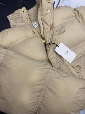 Женский пуховик Celine с логотипом бежевый 2025