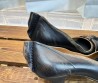 Женские кожаные туфли Prada черные с потертостями каблук 8 см 2025
