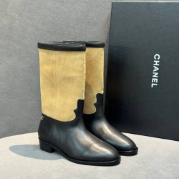 Женские комбинированные сапоги Chanel черные с бежевым каблук 3 см 2025